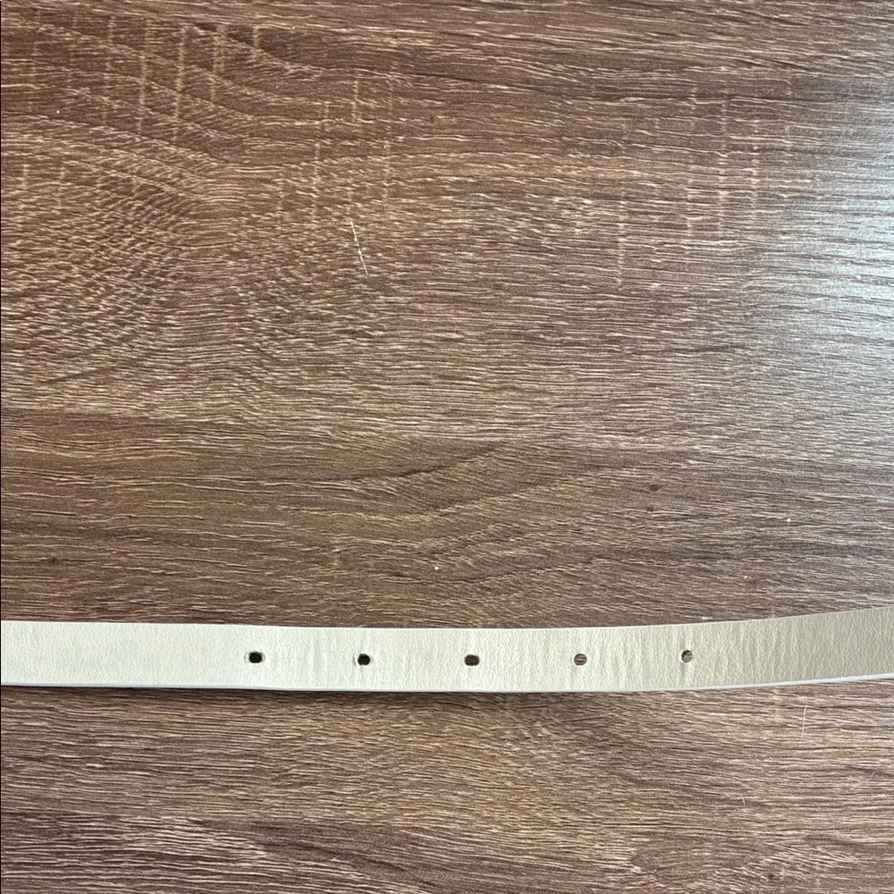 Vintage Women’s Elegant White Belt with Silver Buckle Large